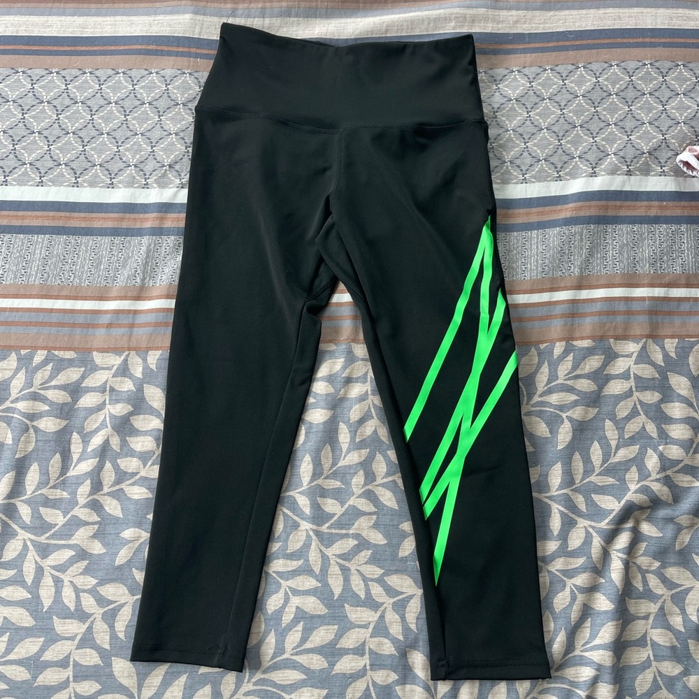 Athletic leggings